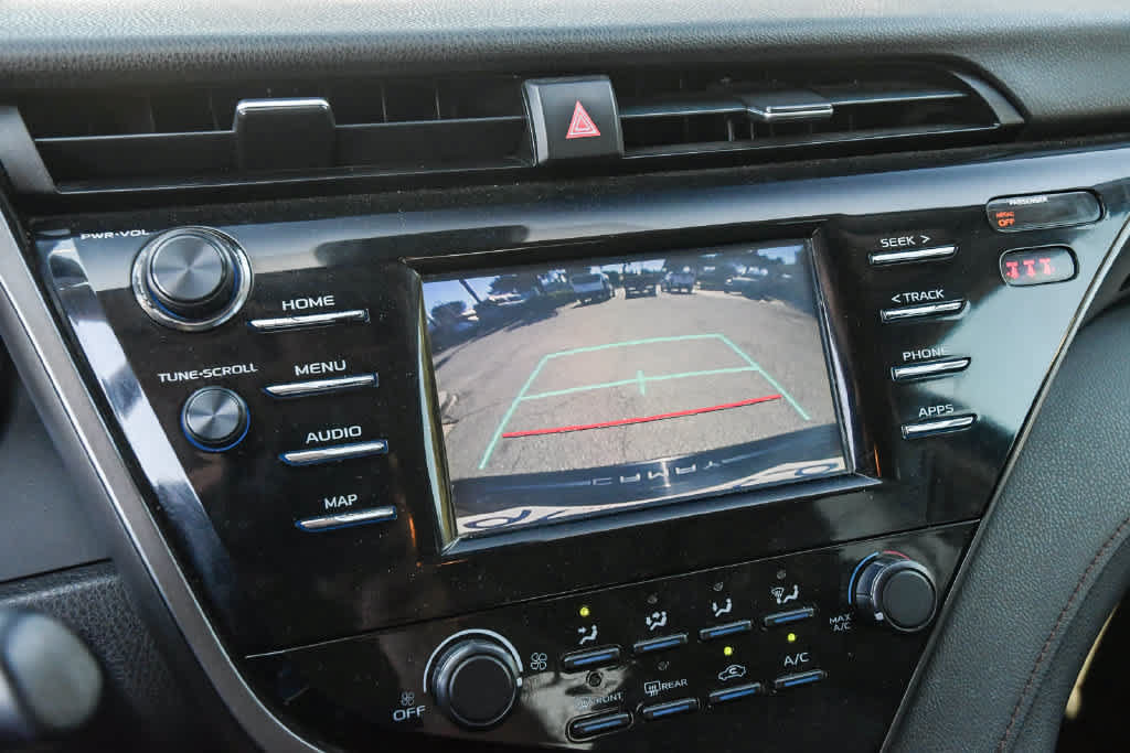 Used 2019 Toyota Camry LE FWD image 21