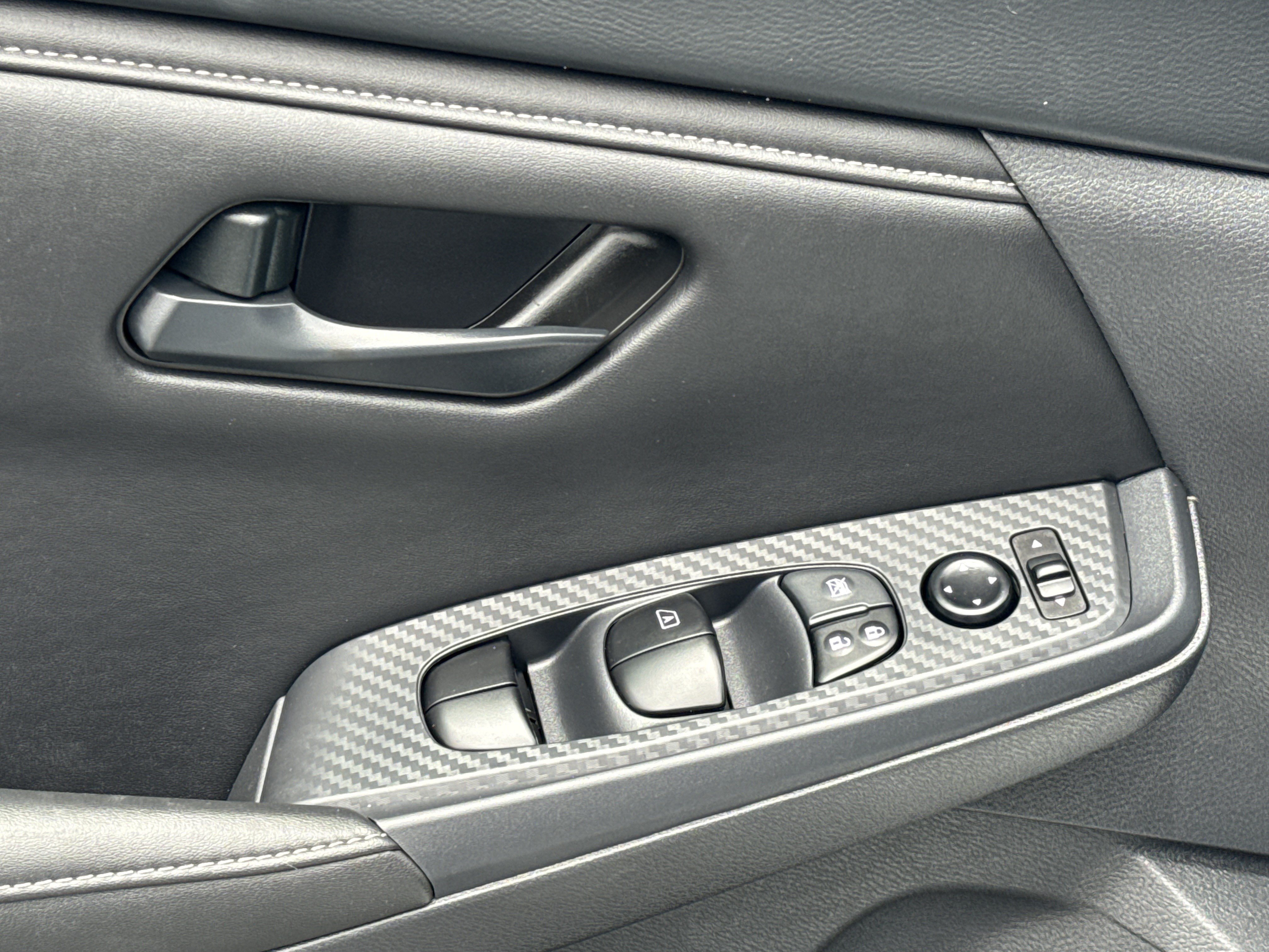 Used 2025 Nissan Sentra S FWD image 15
