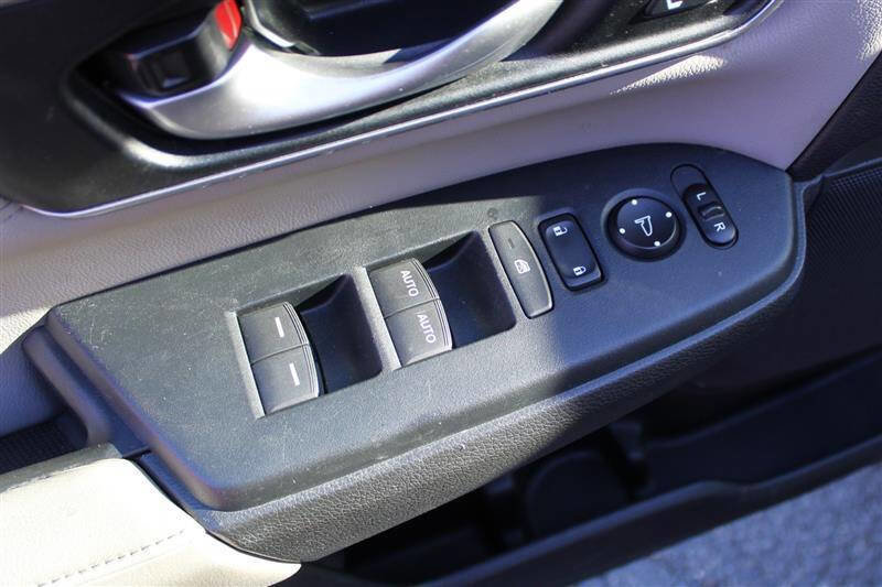 Used 2017 Honda CR-V EX-L image 13