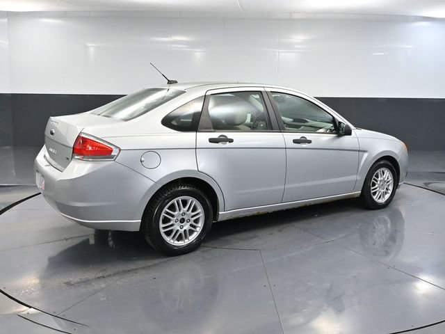 Used 2011 Ford Focus SE w/ 201A Rapid Spec Order Code FWD image 4