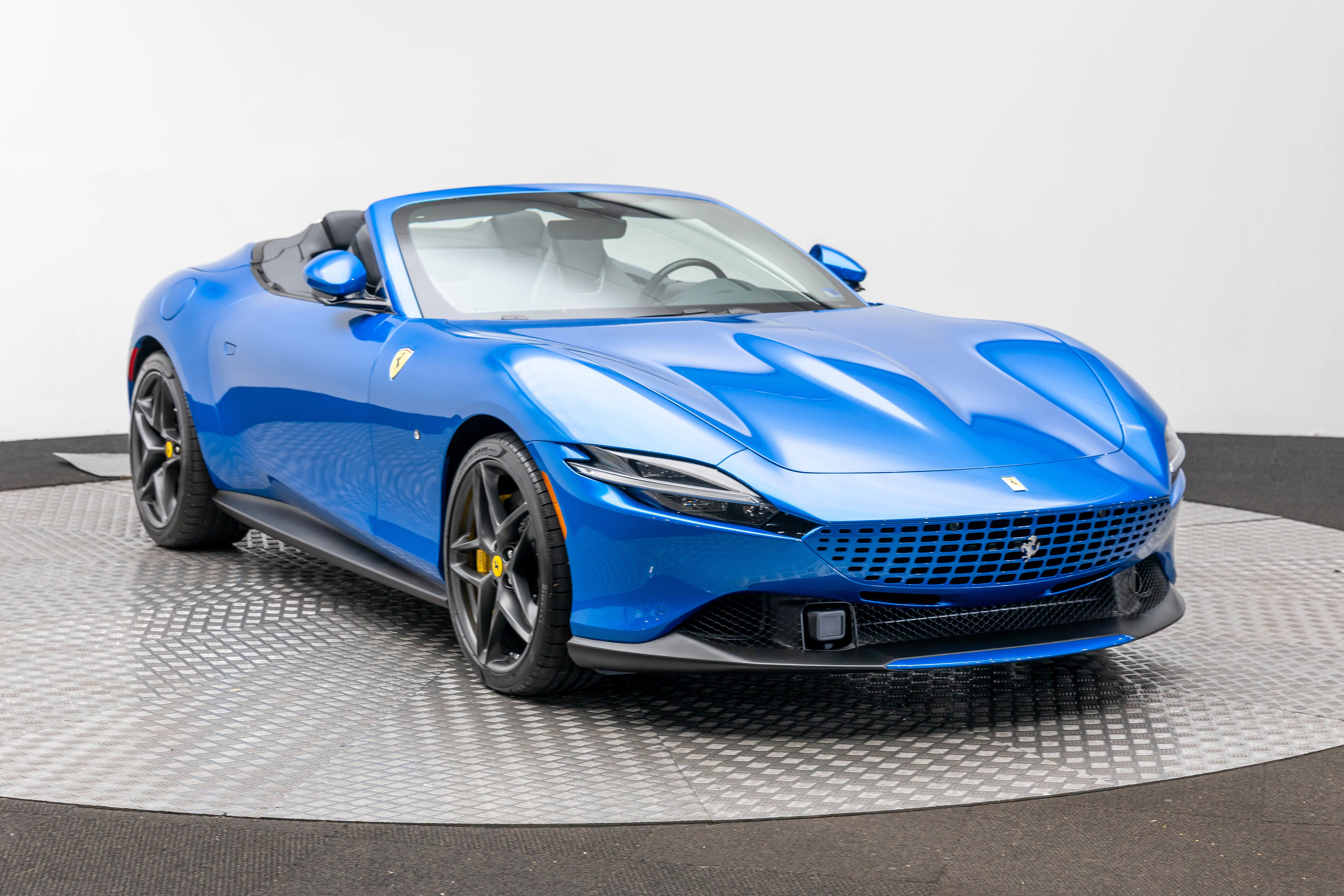 Certified 2025 Ferrari Roma Spider image 11