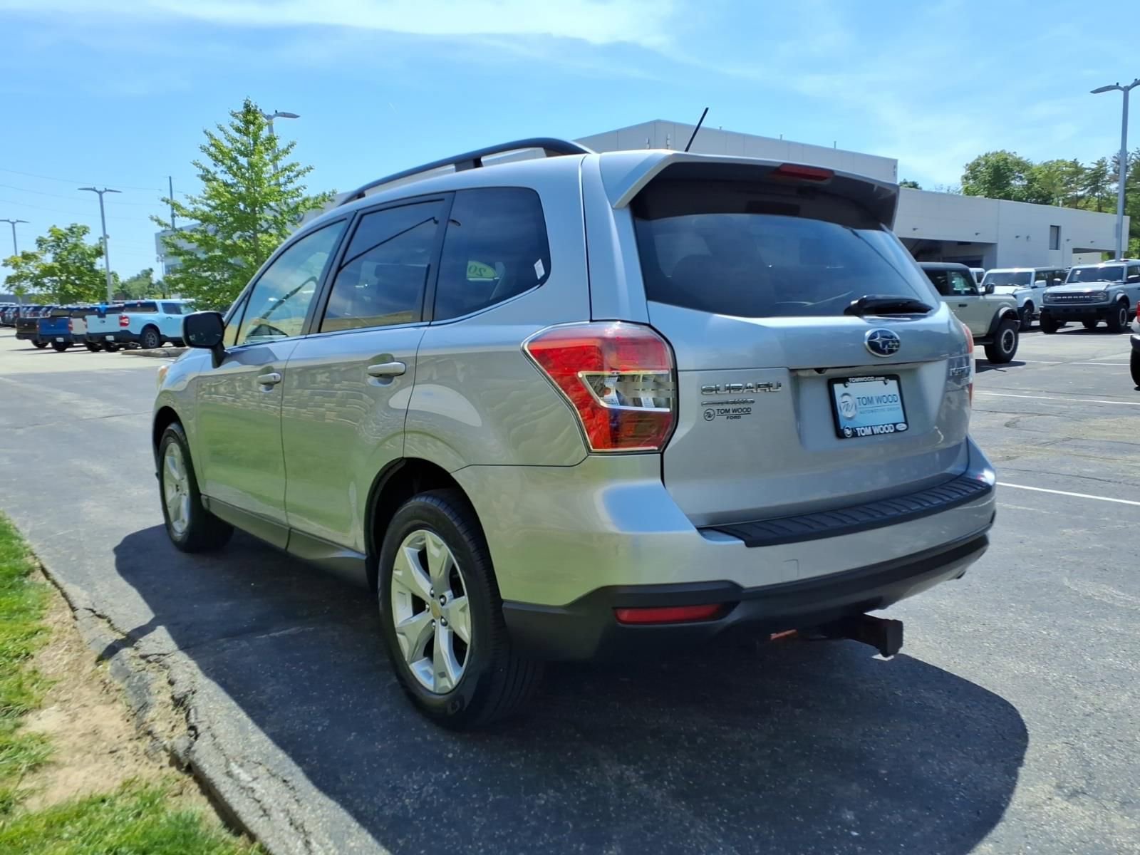 Used 2015 Subaru Forester 2.5i Limited AWD/4WD image 8