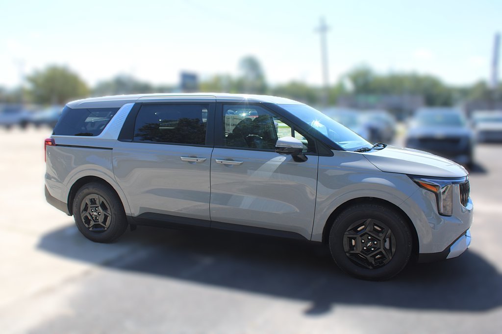 New 2027 Kia Carnival LX FWD image 4