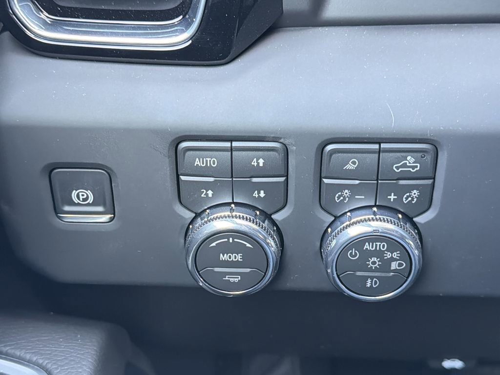 New 2026 GMC Sierra 3500 Denali w/ Denali Reserve Package AWD/4WD image 11
