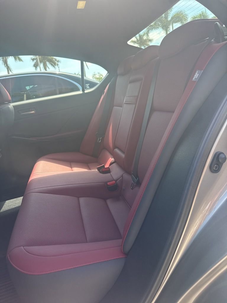 Used 2022 Lexus IS 300 RWD image 5