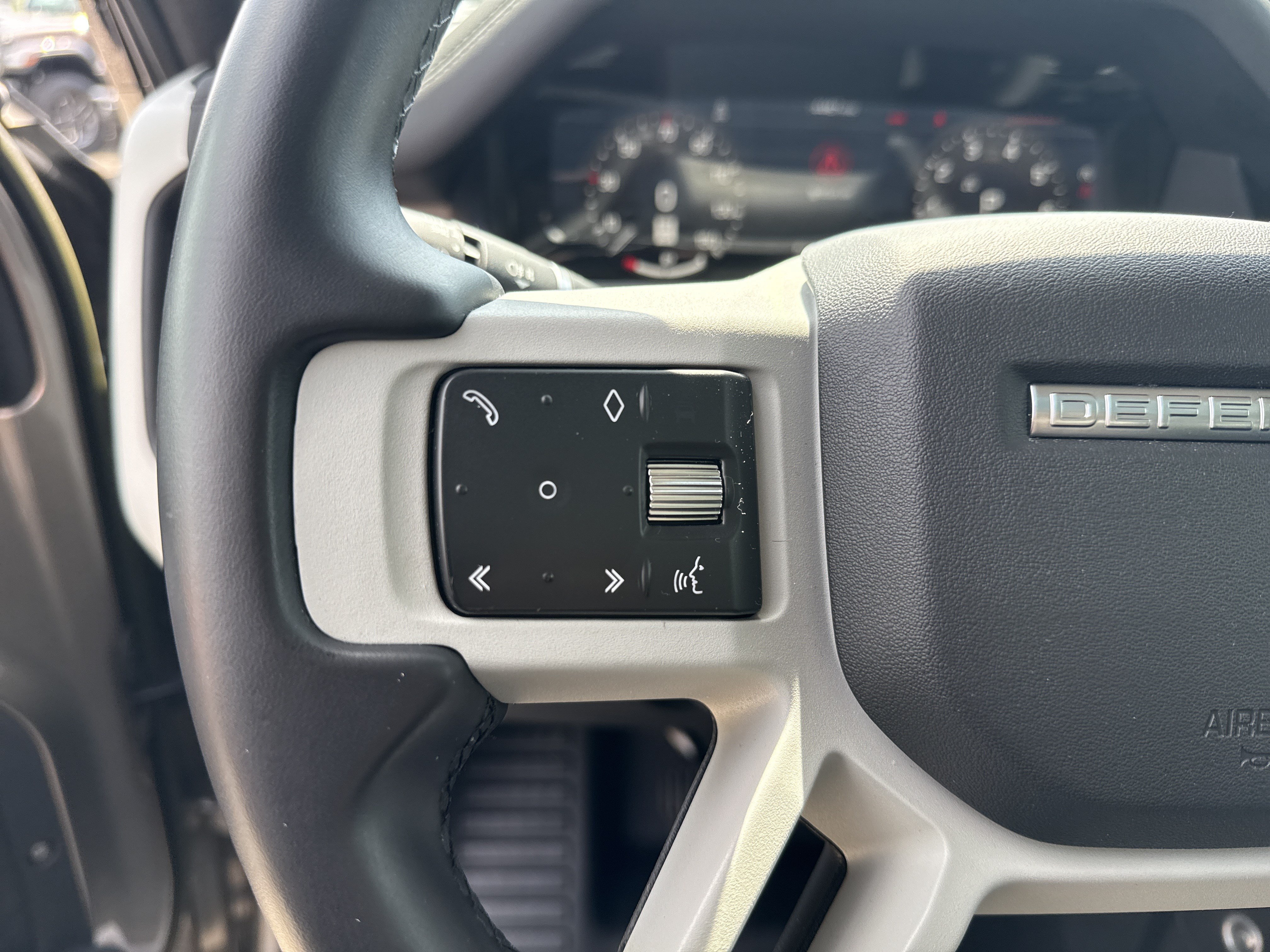 Used 2023 Land Rover Defender 90 S AWD/4WD image 24