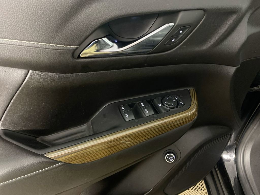 Certified 2023 GMC Acadia SLE w/ Driver Convenience Package image 13