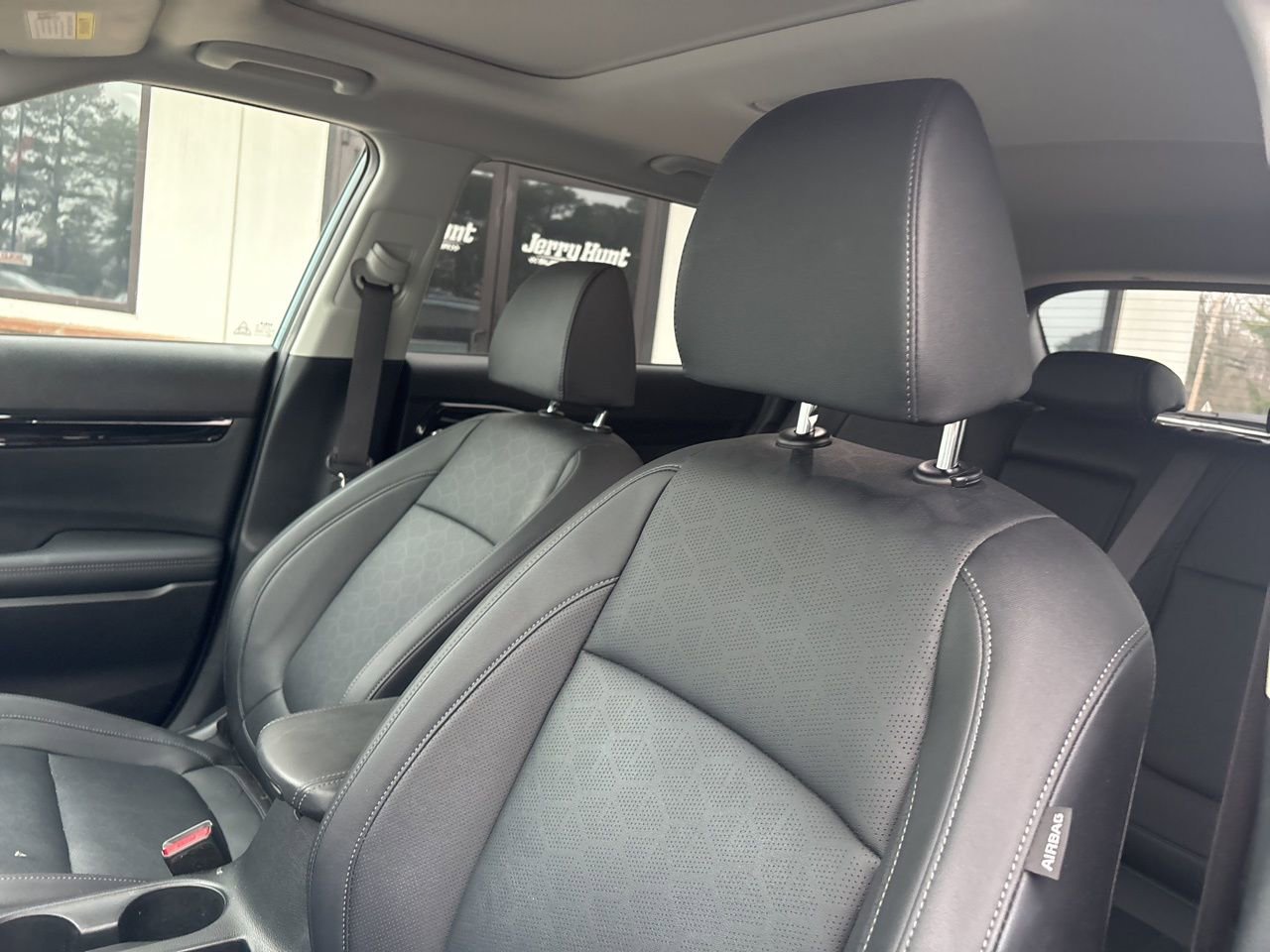 Used 2024 Kia Seltos SX w/ SX Sunroof Package image 3