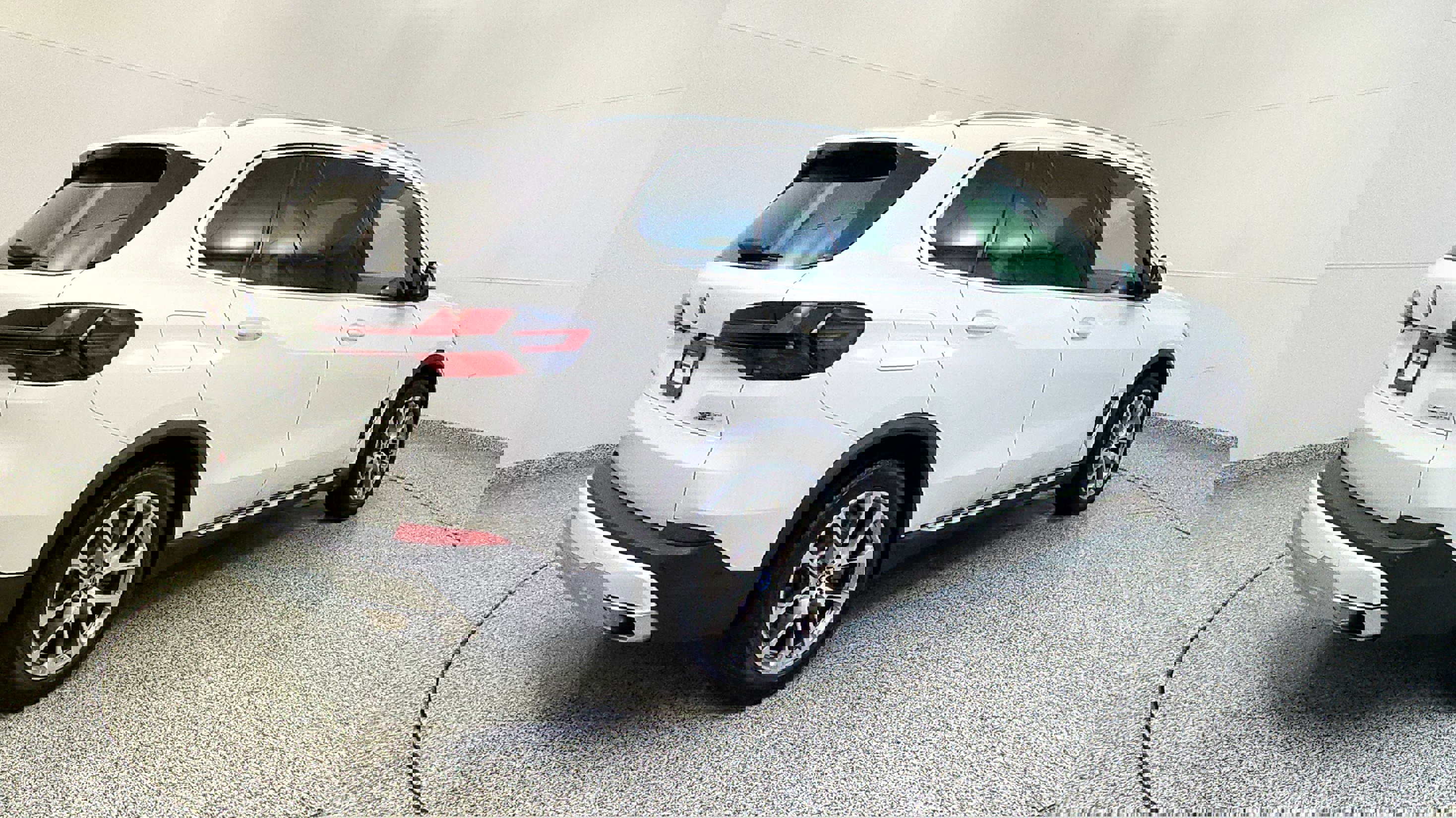 Used 2024 BMW X5 xDrive50e image 7