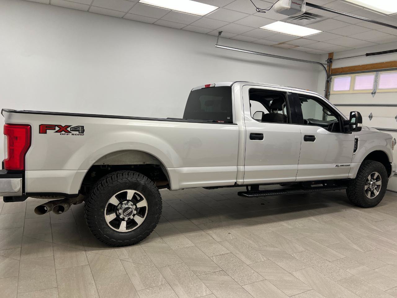 Used 2019 Ford F250 XLT w/ XLT Value Package AWD/4WD image 5