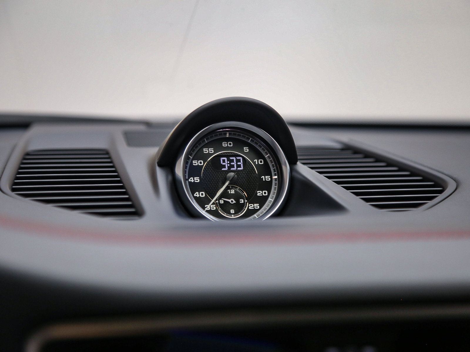 Certified 2018 Porsche 911 Carrera GTS RWD image 19
