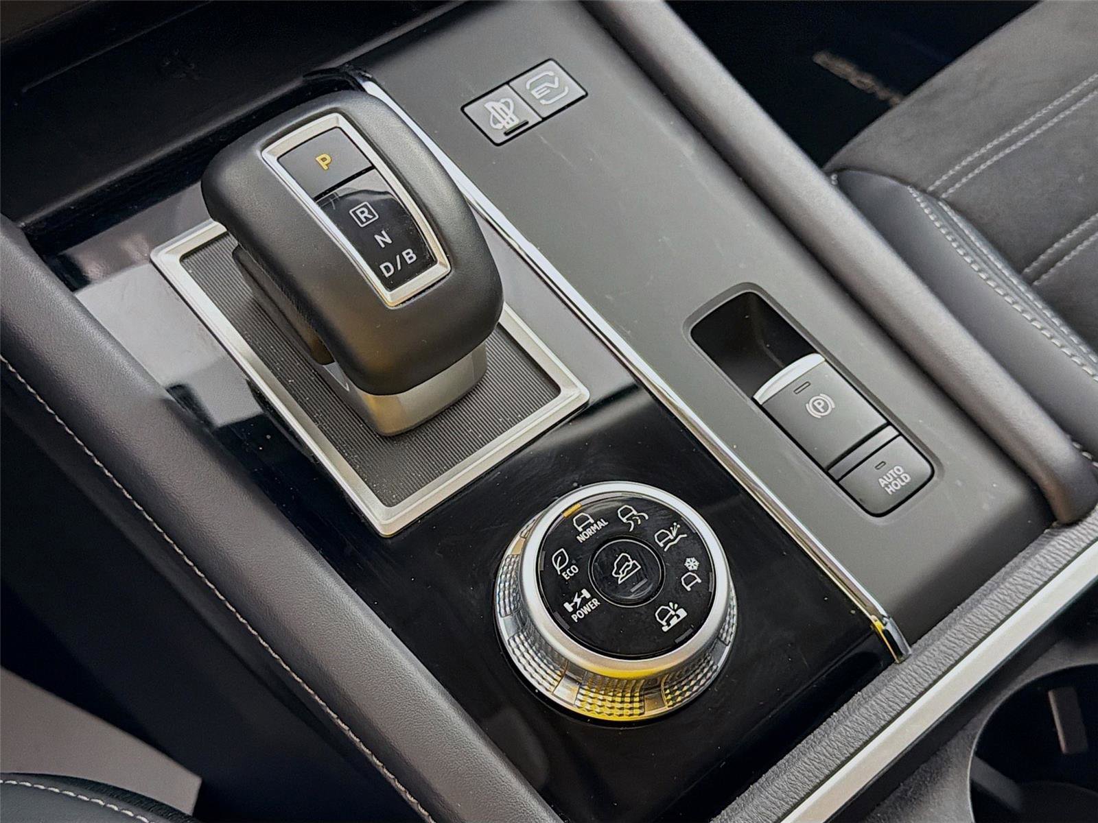 Used 2024 Mitsubishi Outlander 4WD Plug-In Hybrid image 18