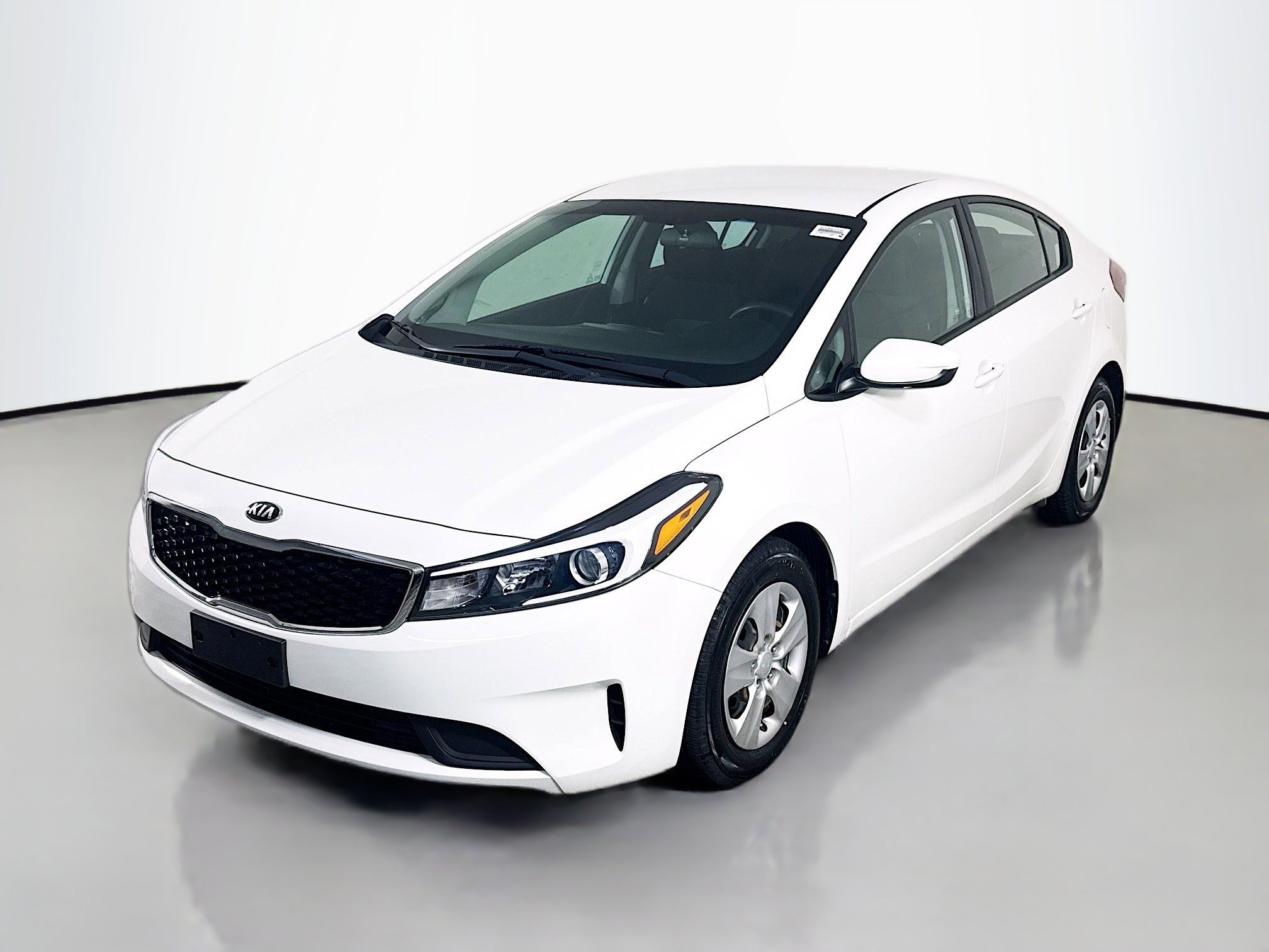 Used 2017 Kia Forte LX image 4