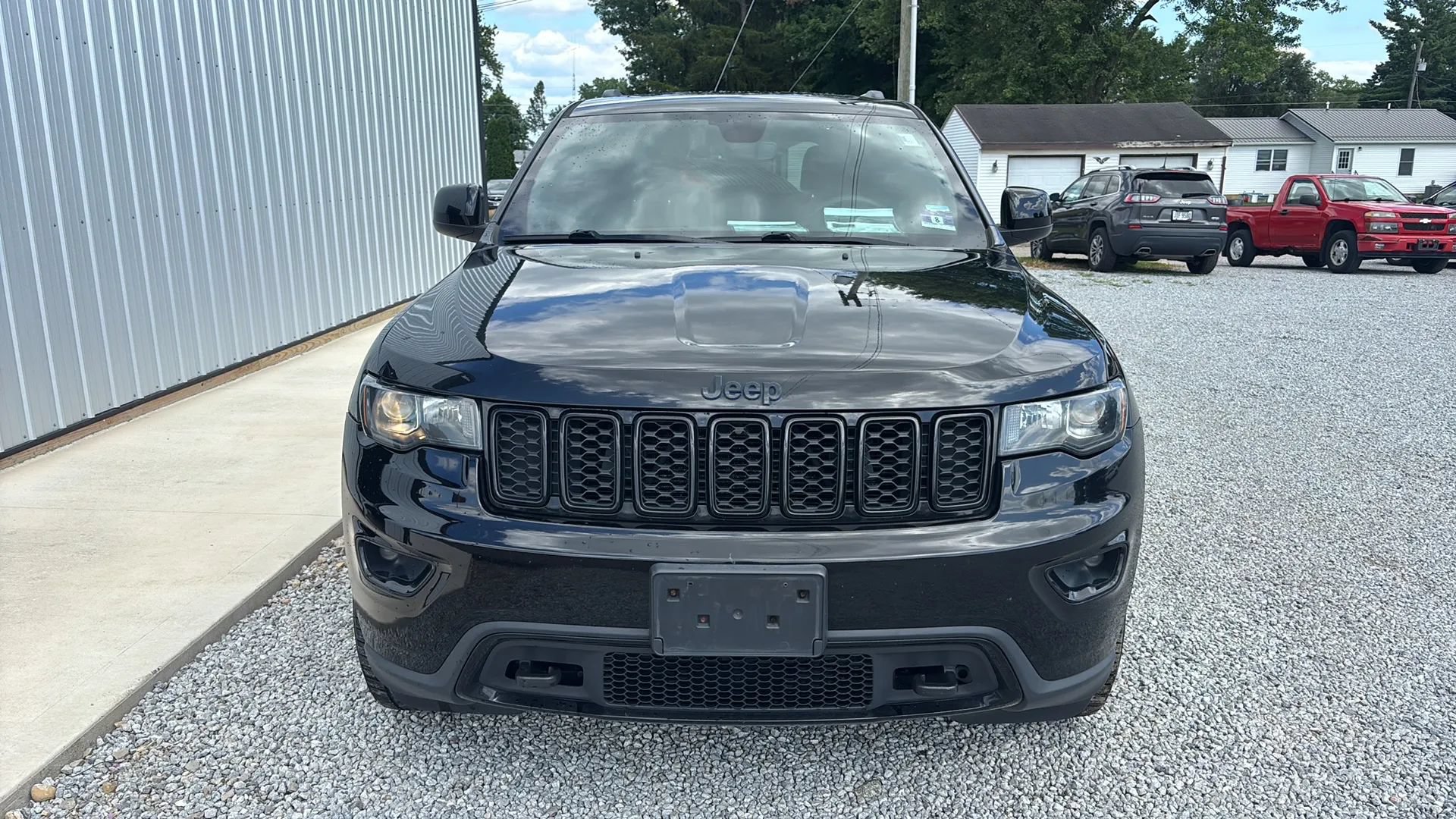 Used 2019 Jeep Grand Cherokee Laredo AWD/4WD image 11
