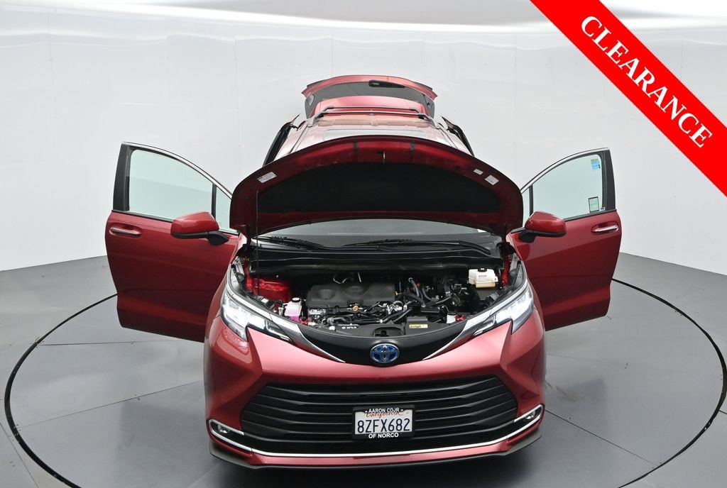 Used 2022 Toyota Sienna XLE image 39