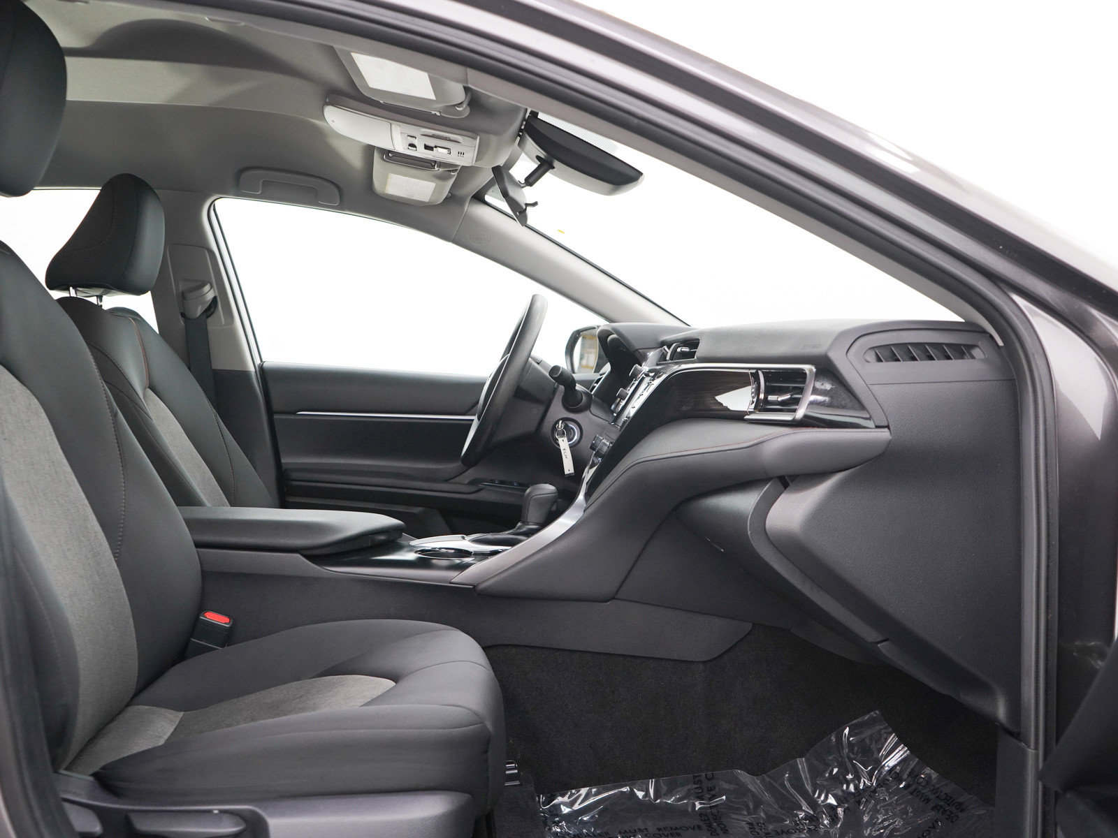Used 2019 Toyota Camry LE FWD image 11