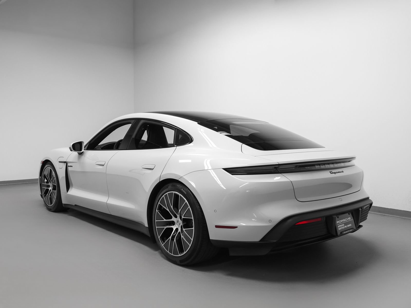 Certified 2025 Porsche Taycan AWD/4WD image 3