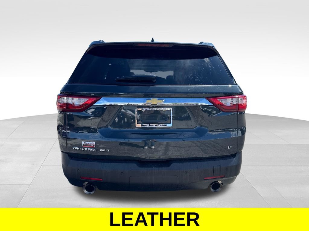 Used 2021 Chevrolet Traverse LT w/ LT Premium Package image 5