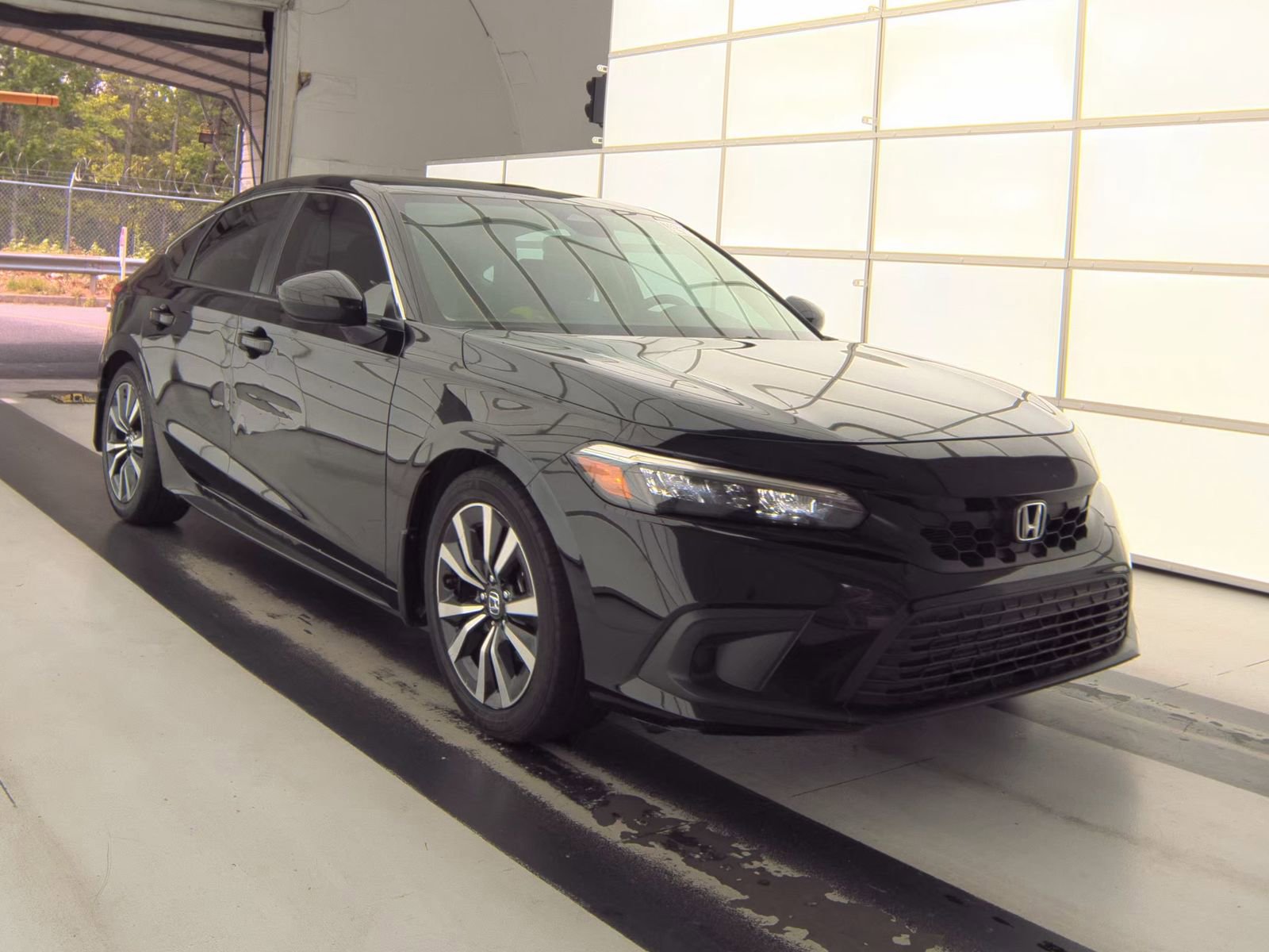 Used 2024 Honda Civic EX-L image 6