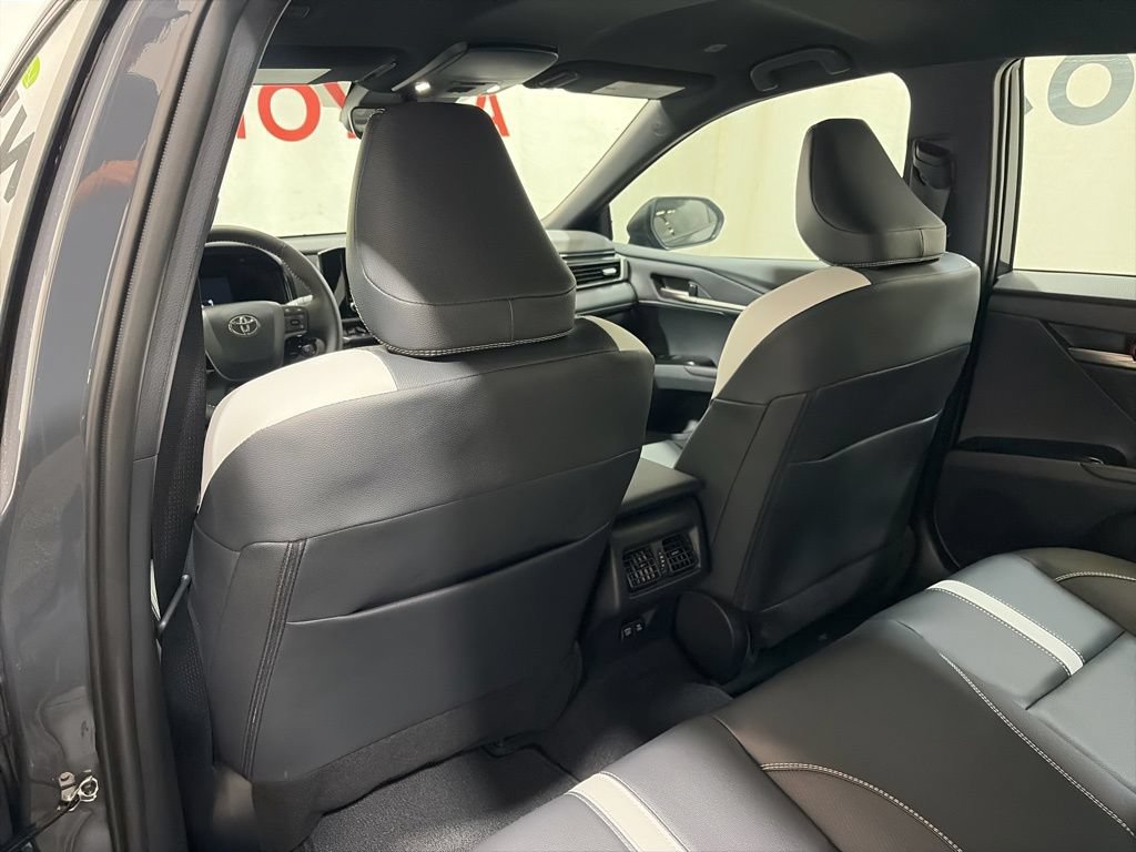 Used 2026 Toyota Camry SE FWD image 20