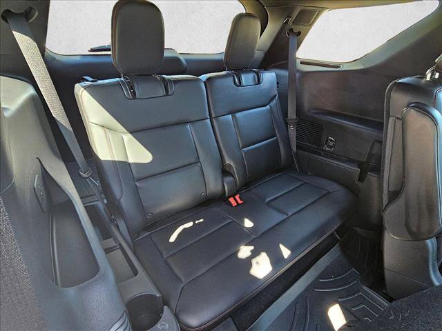 Used 2025 Ford Explorer ST image 17