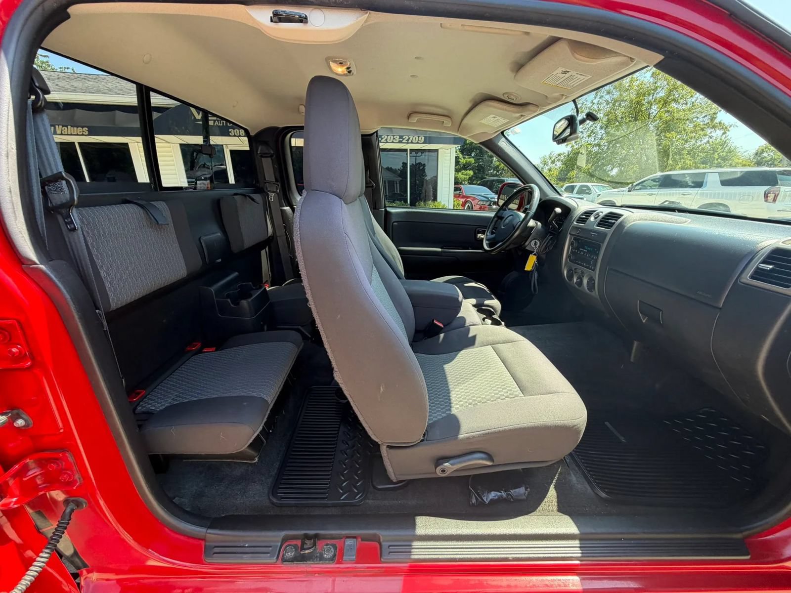 Used 2012 Chevrolet Colorado LT w/ Bodyguard Package RWD image 9
