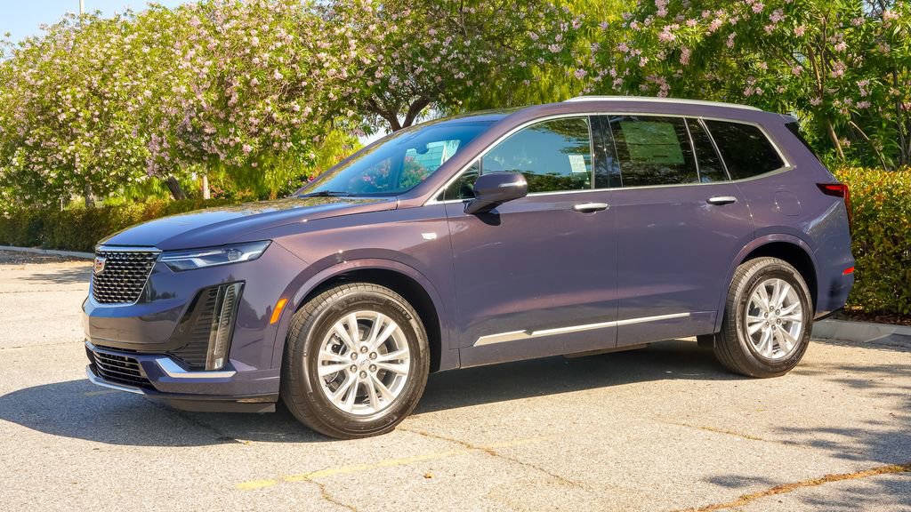 Used 2025 Cadillac XT6 Luxury FWD image 8