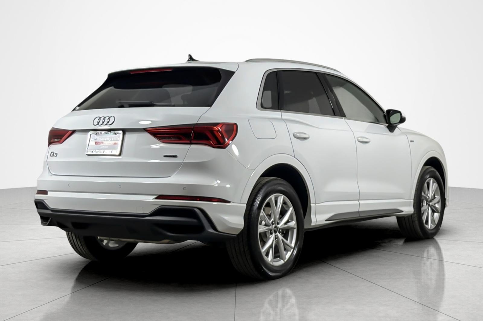 Used 2025 Audi Q3 2.0T Premium w/ Convenience Package AWD/4WD image 5