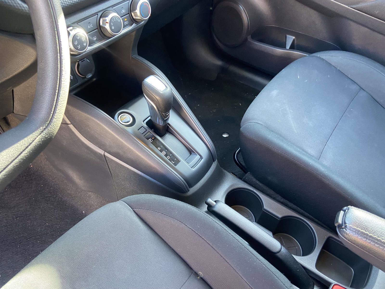 Used 2024 Nissan Kicks S image 12