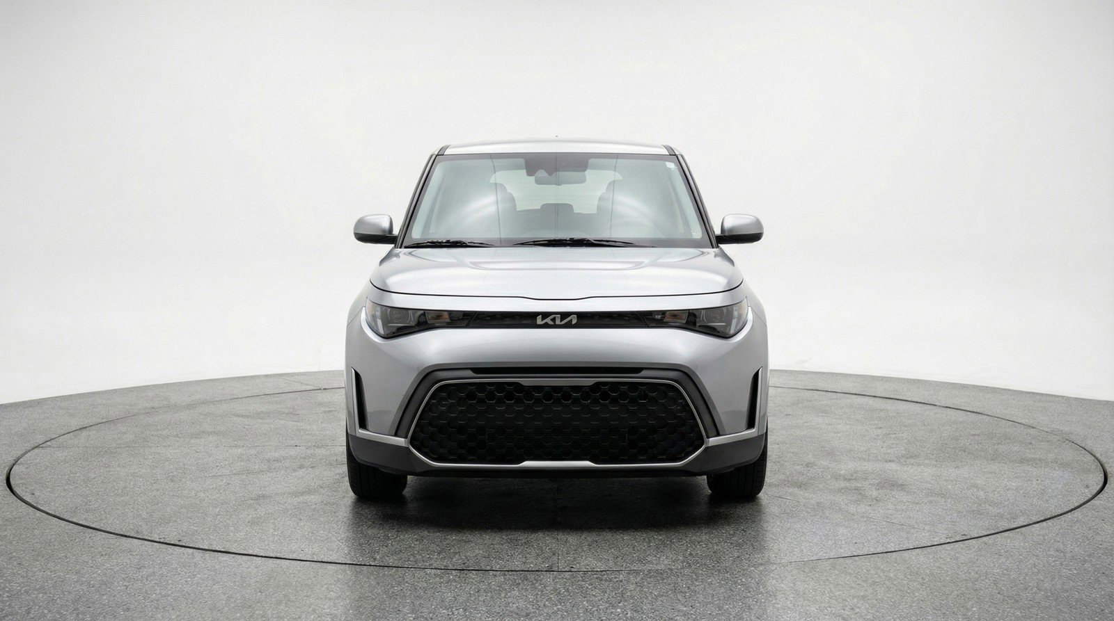 Used 2025 Kia Soul LX w/ LX Technology Package FWD image 2