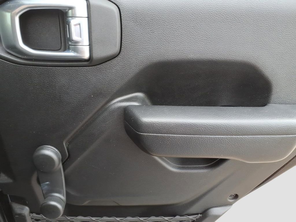 Used 2022 Jeep Gladiator Sport image 12