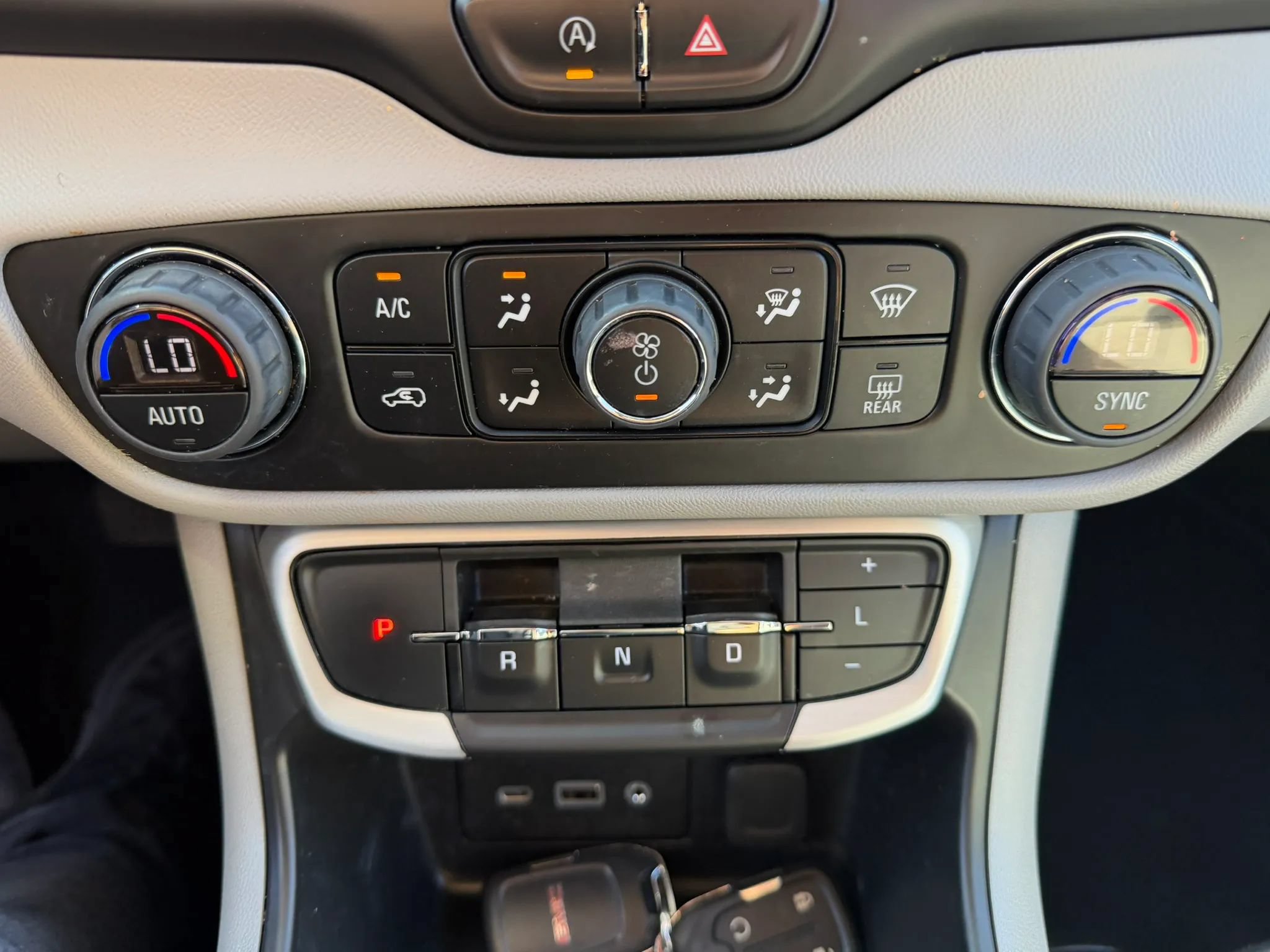 Used 2023 GMC Terrain SLE w/ Driver Convenience Package AWD/4WD image 19
