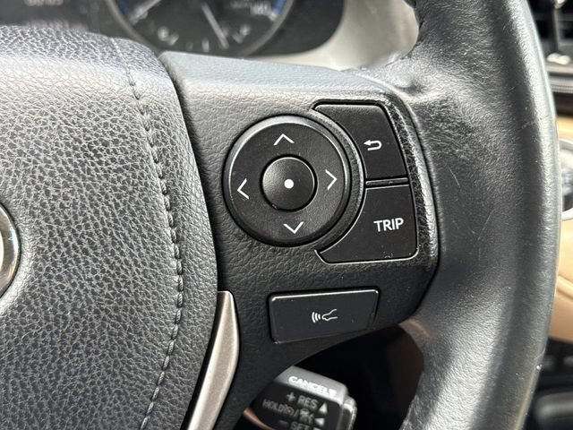 Used 2018 Toyota RAV4 XLE w/ Plus Extra Value Package AWD/4WD image 23