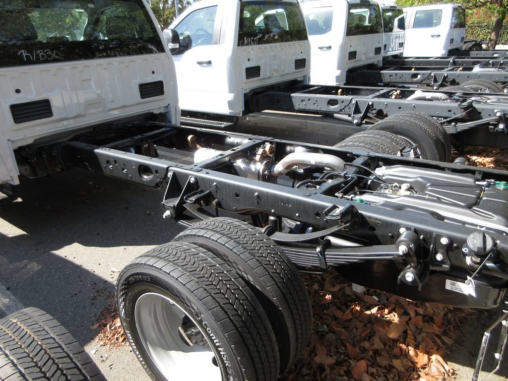 New 2026 Ford F550 4x4 Regular Cab Super Duty image 2