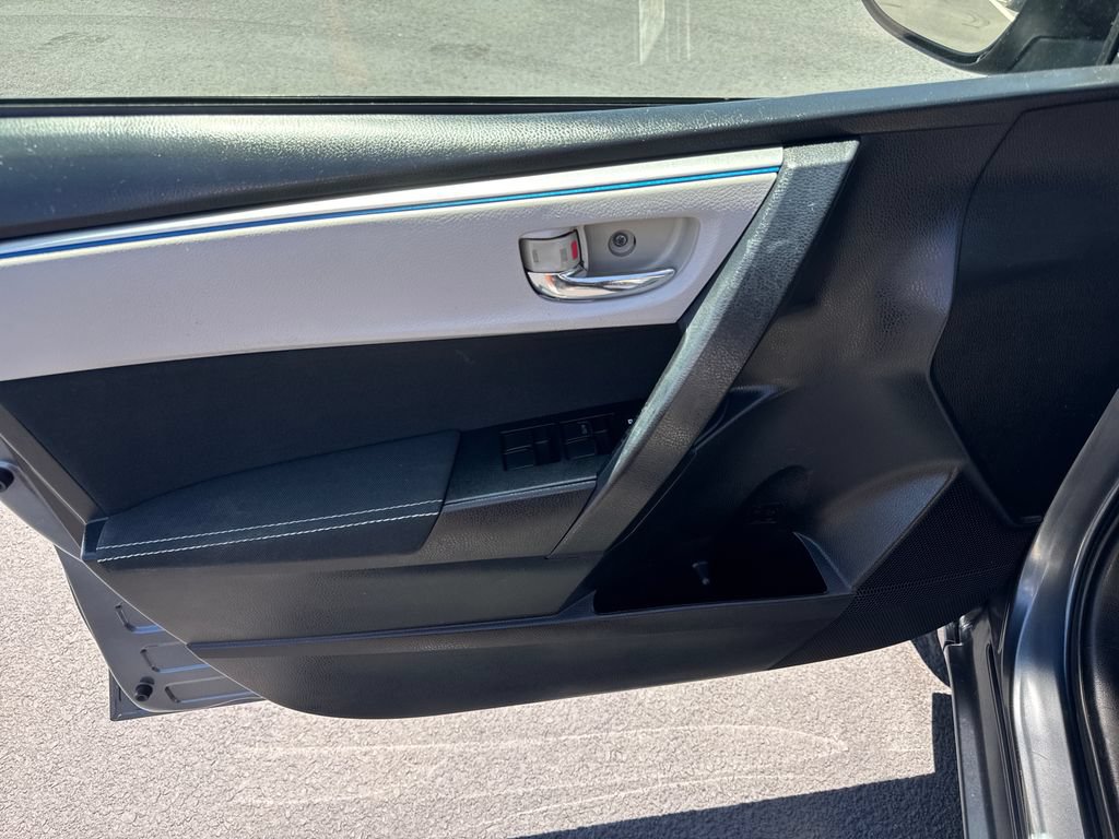 Used 2014 Toyota Corolla LE FWD image 10