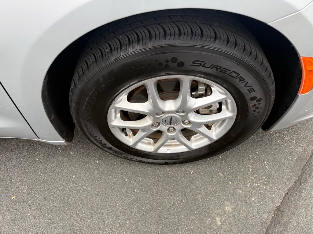 Used 2024 Chrysler Pacifica Touring-L image 20