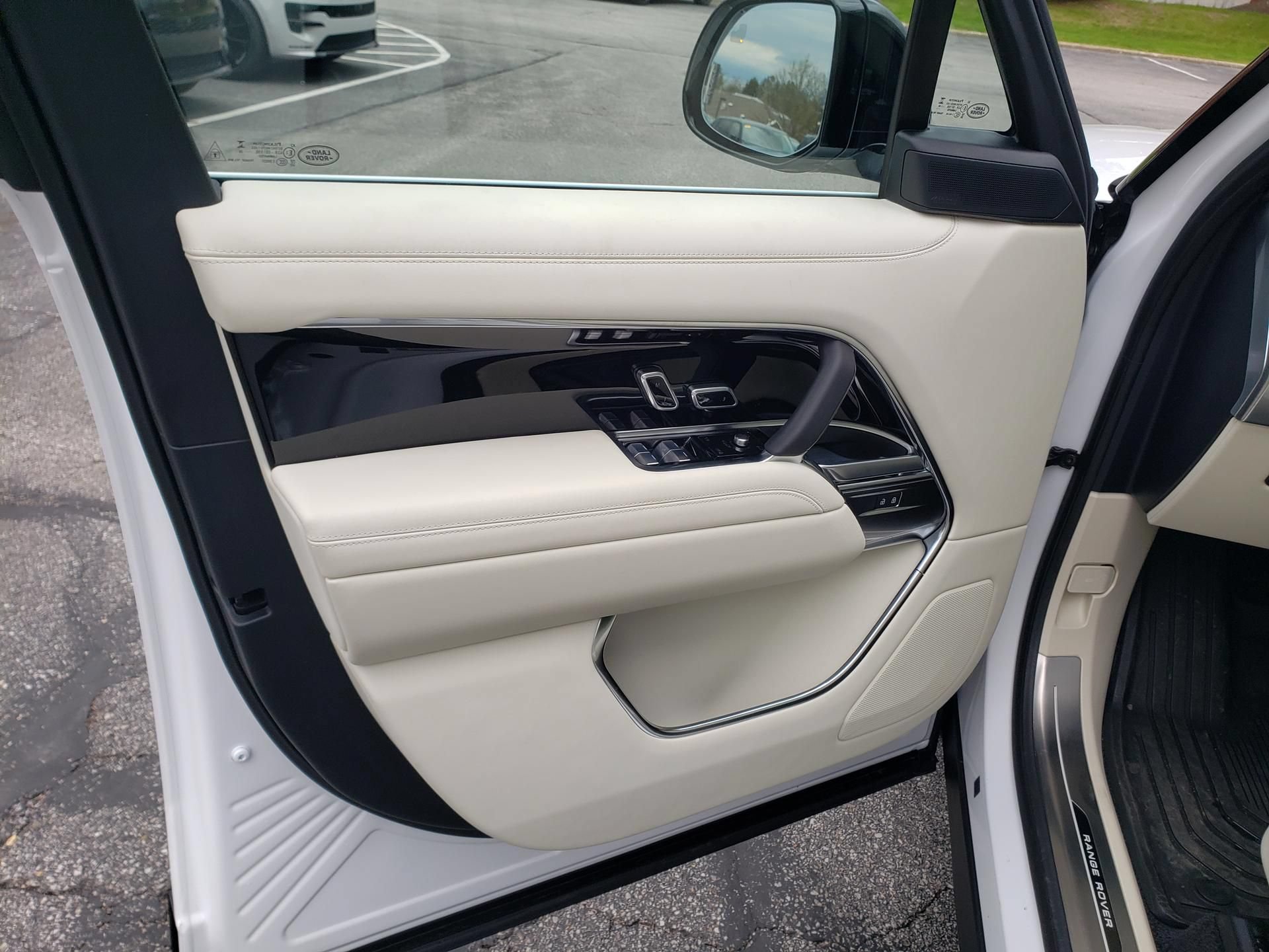 New 2026 Land Rover Range Rover SE AWD/4WD image 10