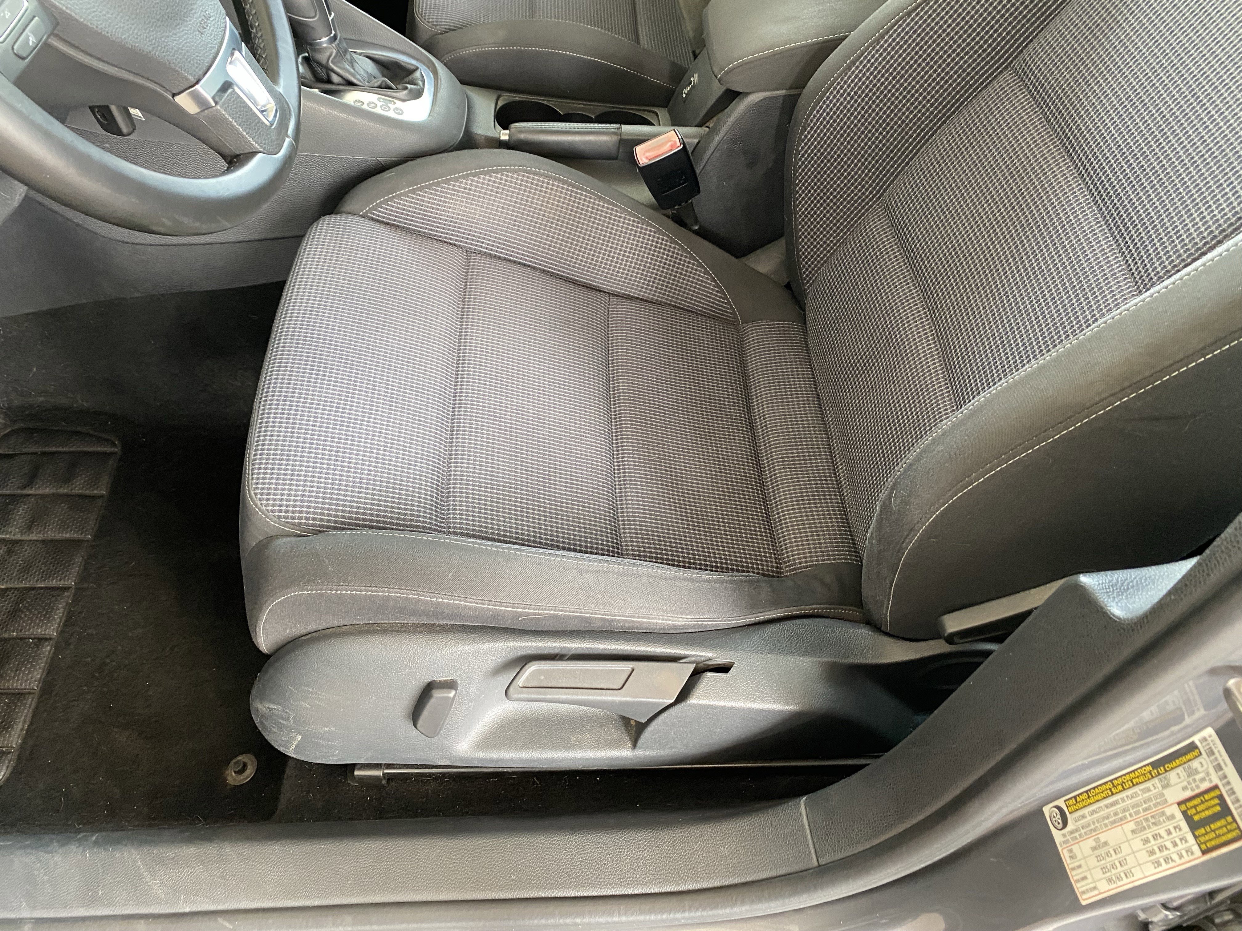 Used 2013 Volkswagen Golf TDI FWD image 26