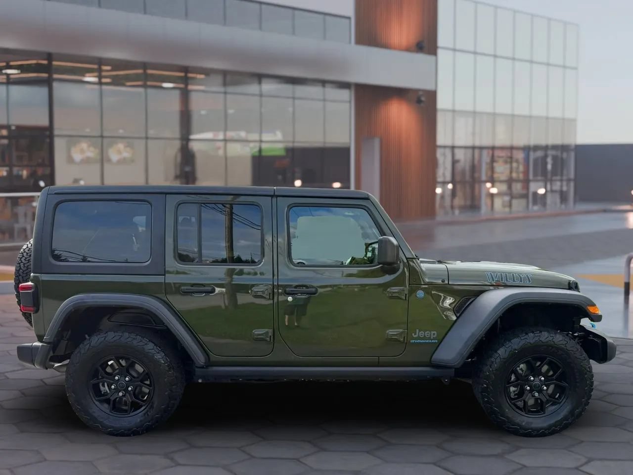 Used 2024 Jeep Wrangler Unlimited AWD/4WD image 4