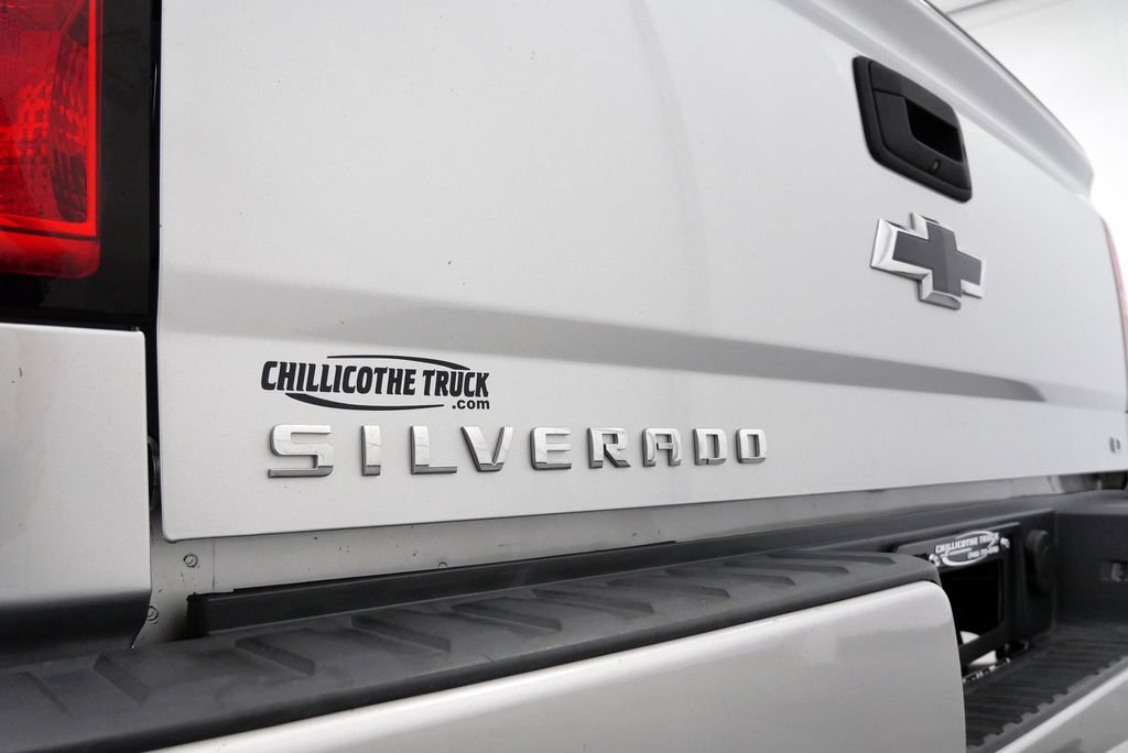 Used 2017 Chevrolet Silverado 1500 LT w/ All Star Edition AWD/4WD image 9