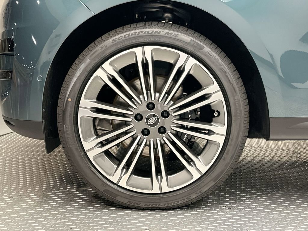 New 2025 Land Rover Range Rover Sport SE image 4