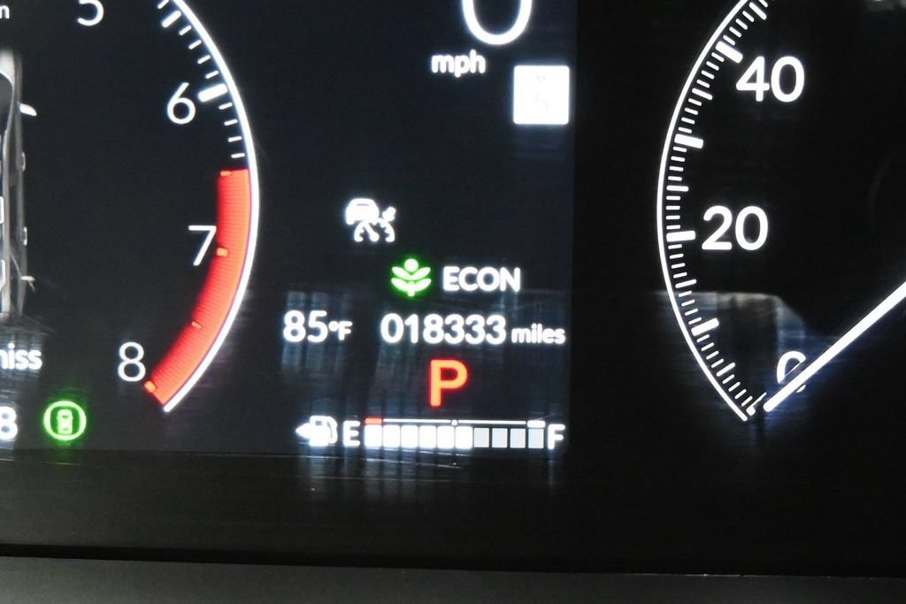 Used 2025 Honda Pilot Sport image 14