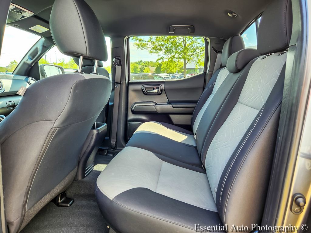 Used 2022 Toyota Tacoma TRD Sport AWD/4WD image 9