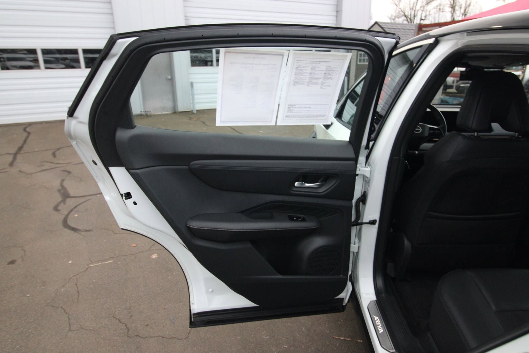 Used 2023 Nissan Ariya FWD image 27