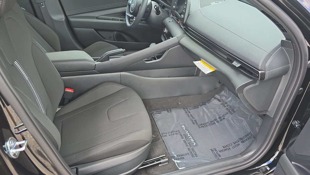 New 2026 Hyundai Elantra Sport FWD image 13