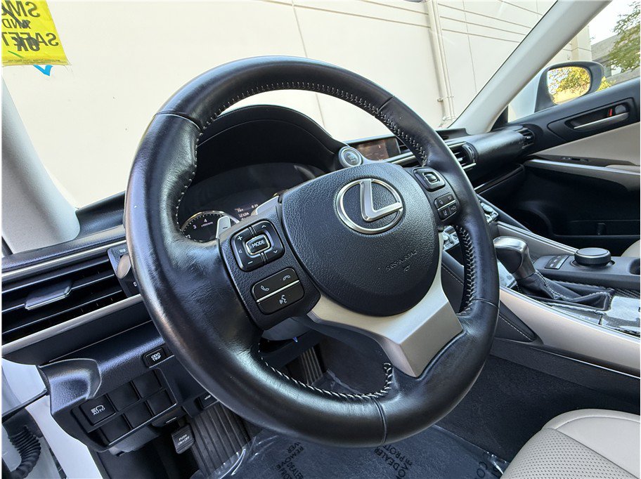 Used 2017 Lexus IS 200t RWD image 9