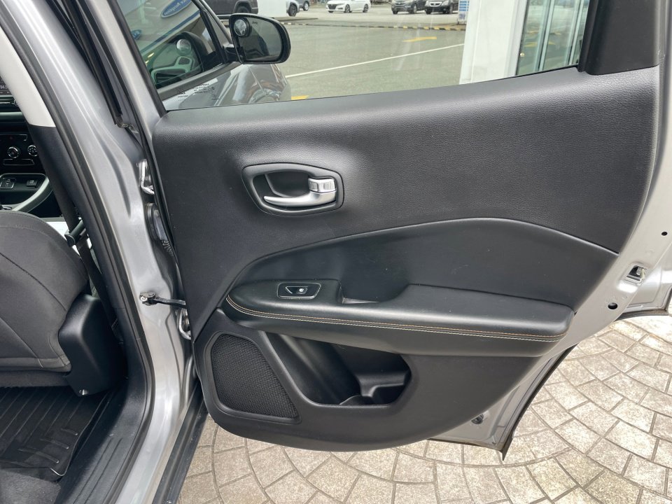 Used 2018 Jeep Compass Sport image 35