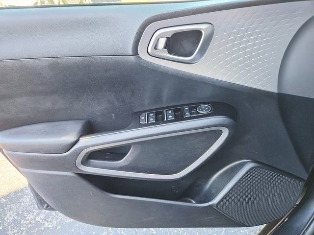 Used 2022 Kia Soul LX w/ Technology Package image 29
