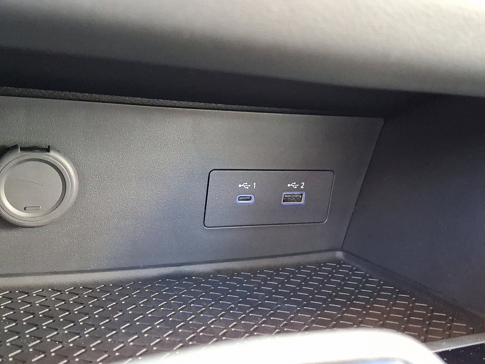 New 2025 Nissan Pathfinder SV w/ SV Premium Package image 15