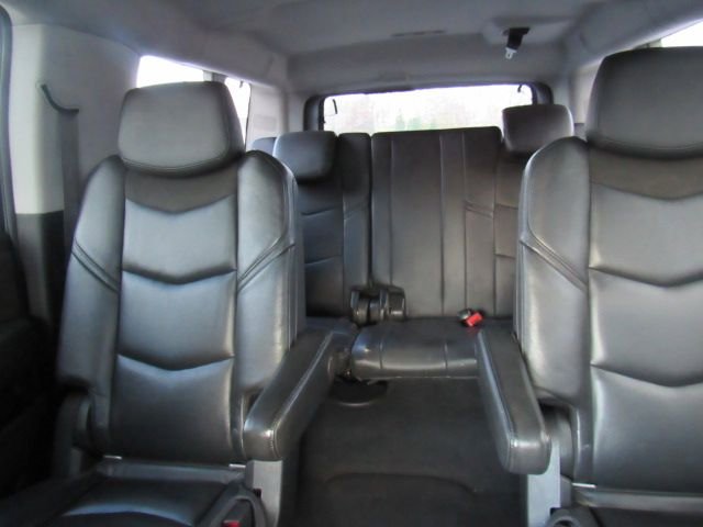 Used 2019 Cadillac Escalade ESV Luxury image 30
